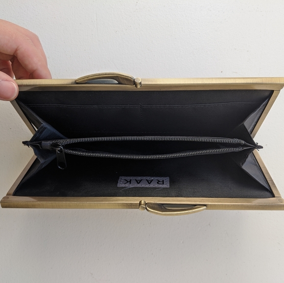 NWOT Panda Wallet - Picture 3 of 4